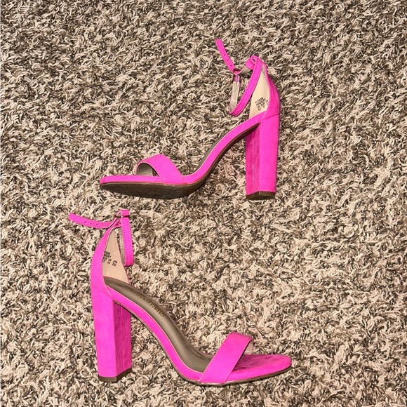 Pink heels - Picture 2 of 4
